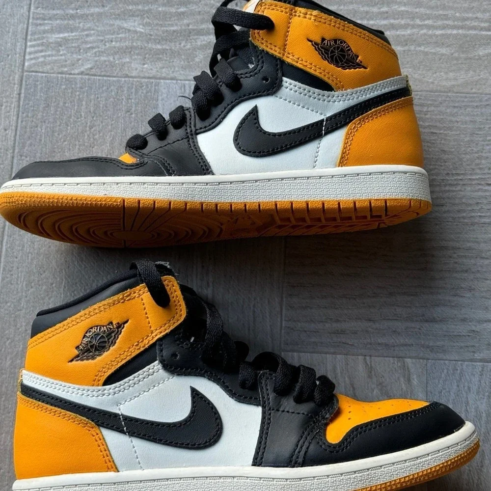 Air Jordan 1 Retro High OG Taxi Yellow Black White Leather Sneakers Youth Size 2